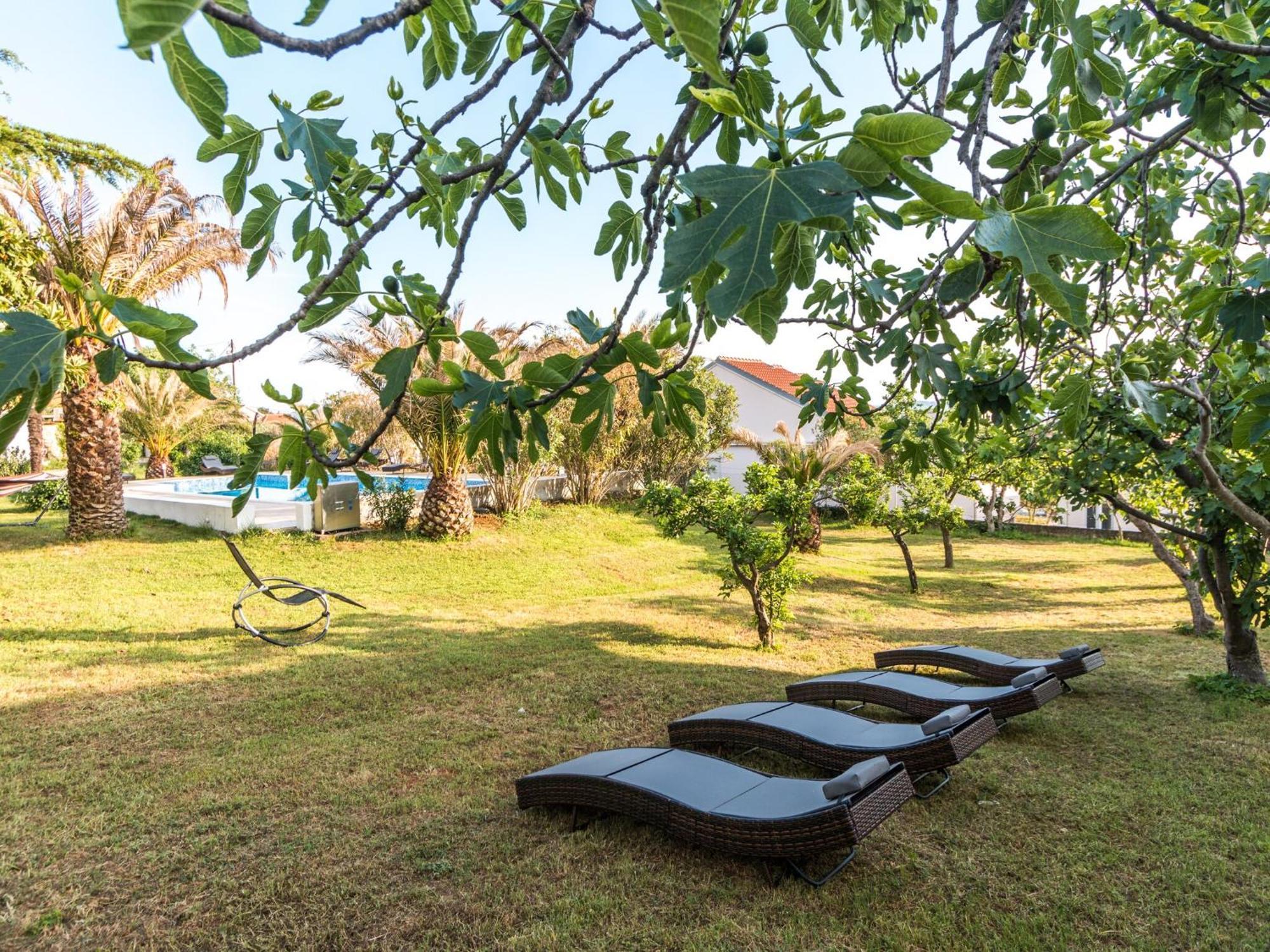 Scenic Holiday Home In Bibinje Near Sea エクステリア 写真