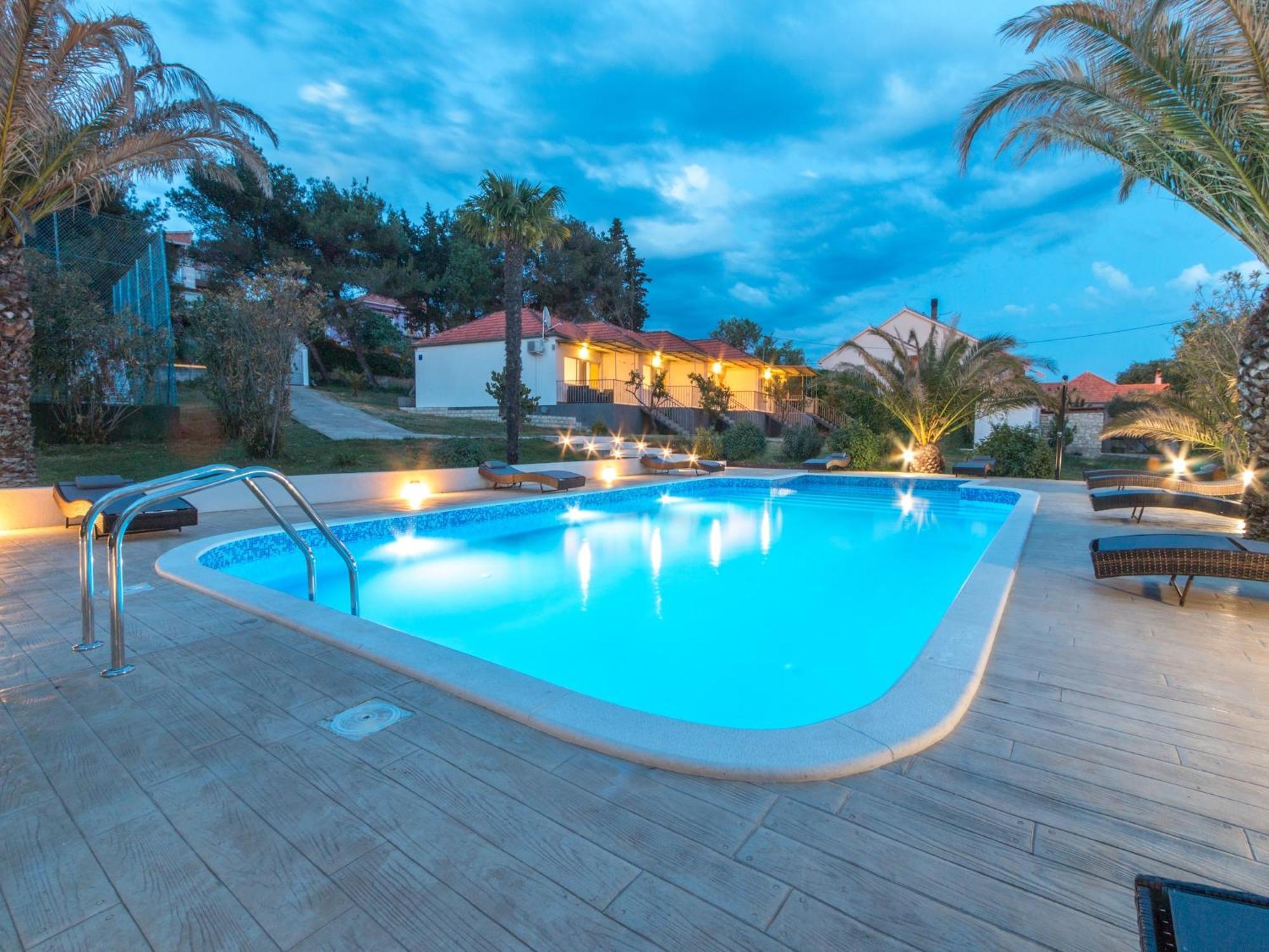 Scenic Holiday Home In Bibinje Near Sea エクステリア 写真